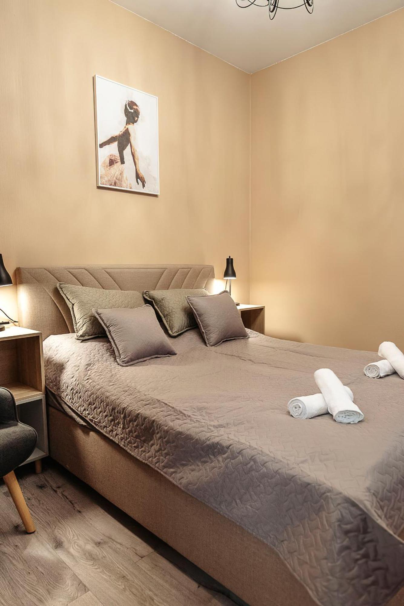 Riga Central Apartments - Skolas Str. Parking Nearby ภายนอก รูปภาพ
